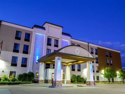 cheap hotels fargo nd.